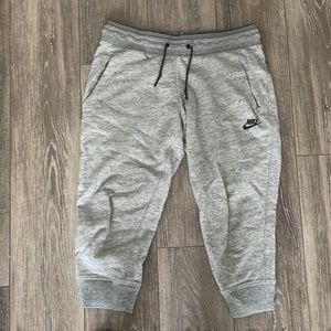 Nike cropped sweat pants. Size medium
